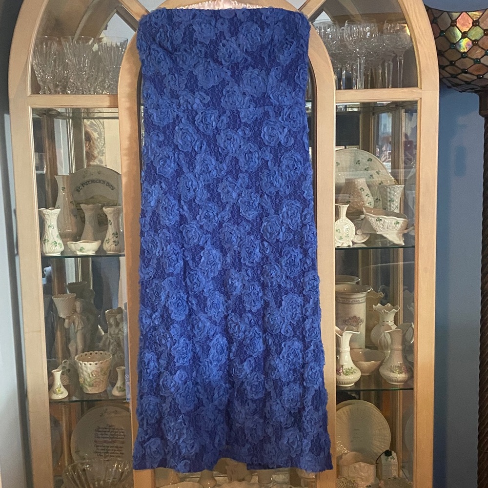 Lulus Strapless royal blue Dress with floral appliqués Womens Large